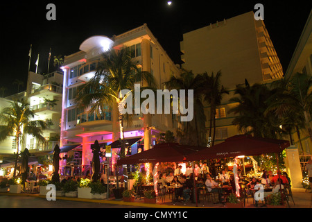 Miami Beach Florida, Ocean Drive, quartier historique art déco, hôtel, restaurant restaurants repas cafés, terrasse extérieure des tables, ombre Banque D'Images