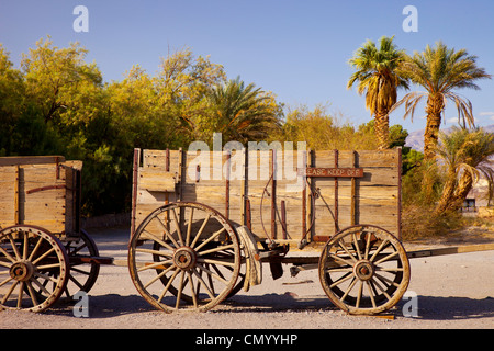 Wagons attelés à historique original '20 équipes mule transportant des Borax, Death Valley National Park, California USA Banque D'Images