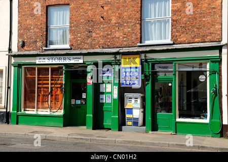 Station de carburant Wainfleet.Pompes routière Angleterre Lincolnshire .. Banque D'Images