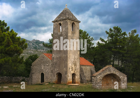 Une vieille église en pierre de St Peter dans Pag, Croatie Banque D'Images