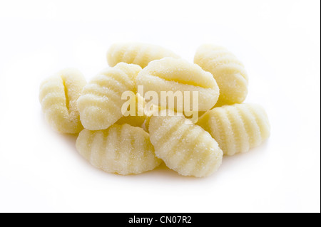 Gnocchi isolé sur fond blanc Banque D'Images