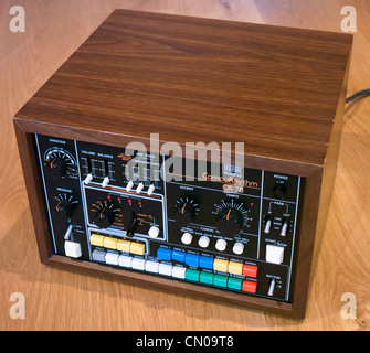 Roland CR-78 CompuRhythm drum machine. La première réussite de drum machine qui est apparu sur la musique enregistrée populaires Banque D'Images