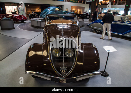 1937 Peugeot 402G Cabriolet metallique Banque D'Images