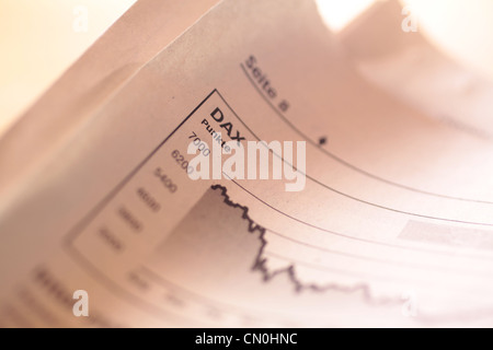 La baisse de l'indice boursier DAX dans un journal allemand Banque D'Images