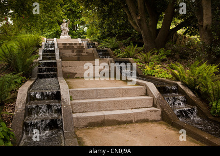 UK, Cumbria, Grange Over Sands, Holker Hall gardens, cascade Banque D'Images