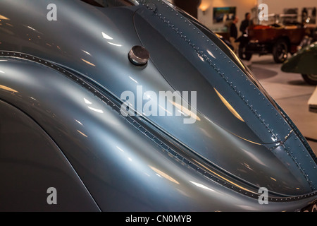 Le 1936 Bugatti Type 57 SC Atlantic au Mullin Museum Oxnard en Californie. L'une des trois voitures construites avec seulement deux Banque D'Images