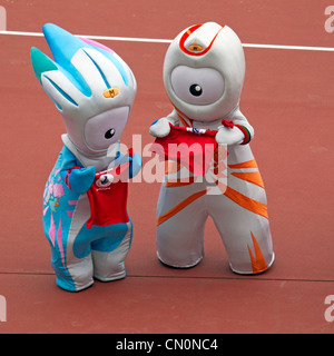 Jeux Olympiques de Londres 2012 Mascottes Mandeville (L) & Wenlock (R) Banque D'Images