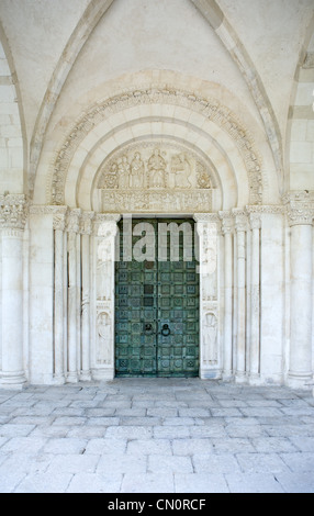 Italie Abruzzes, province de L'Aquila San Valentino in Abruzzo Citeriore, la basilique de S.Clemente Banque D'Images