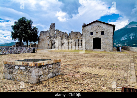 Italie Province de Teramo Civitella del Tronto place d'armes de la forteresse Banque D'Images