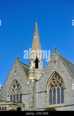 Bell-tourelle et du West end, l'église de Saint Paul. Church Hill, Grange-over-Sands, Cumbria, Angleterre, Royaume-Uni, Europe. Banque D'Images