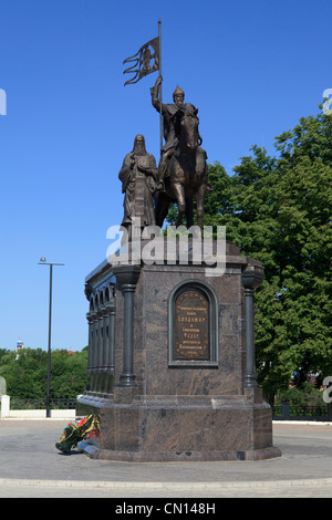 Monument équestre au Grand Prince Vladimir II Monomaque (1053-1125) fondateur de la ville de Vladimir, Russie Banque D'Images