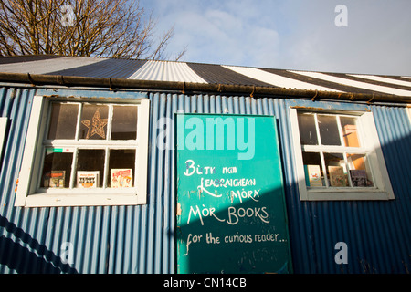 Un vieux livre shop à Broadford, Isle of Skye, Scotland, UK. Banque D'Images