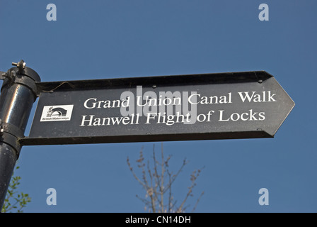 Signe pour les verrous sur la hanwell Grand Union canal, Hanwell, à l'ouest de Londres, Angleterre Banque D'Images