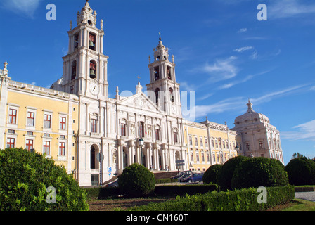 Couvent de Mafra, Palais National de Mafra et couvent au Portugal. Appartenait à l'ordre franciscain. Bâtiment Baroque Banque D'Images