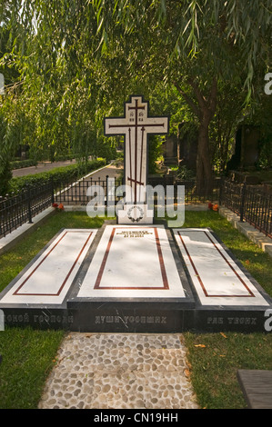 Russie Moscou Cimetière Novodievitchi tombe de Mstislav Rostropovitch Banque D'Images