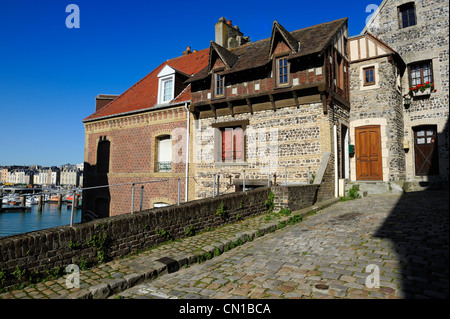 France, Seine Maritime, Dieppe, district du Pollet, Petit Port steet dans l'ancien quartier des pêcheurs Banque D'Images