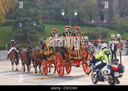 Madrid, Espagne. Coach d'un ambassadeur en Espagne au Palais Royal pour la cérémonie de présentation des lettres de créance Banque D'Images