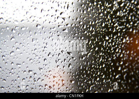 Gouttes de pluie sur la fenêtre Banque D'Images