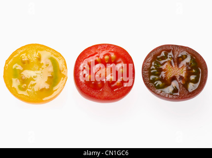 Jaune rouge et violet Heirloom Tomates cerise Banque D'Images