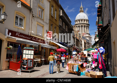 La France, Pas de Calais, Boulogne sur Mer, rue de Lille Banque D'Images