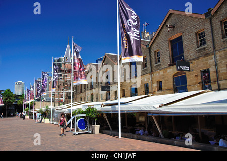 Restaurants en plein air, Campbell's Cove, The Rocks, Sydney Harbour, Sydney, New South Wales, Australia Banque D'Images