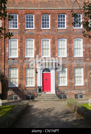 La façade géorgienne de Hollytrees museum, Colchester, Essex, Angleterre Banque D'Images