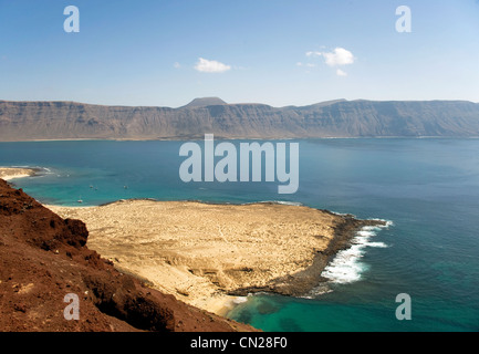 La Graciosa island avec en arrière-plan de Lanzarote, Canaries Espagne Banque D'Images