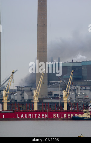 Tilbury Power Station prend feu Banque D'Images