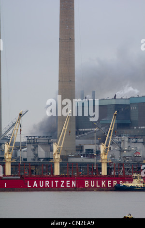 Tilbury Power Station prend feu Banque D'Images