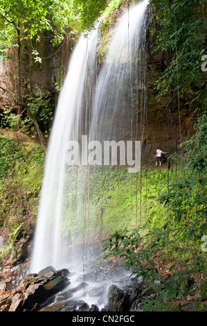 Le Cambodge, la province de Ratanakiri, près de Banlung (Ban Lung), la cascade de 7 mètres de haut Chaung Banque D'Images