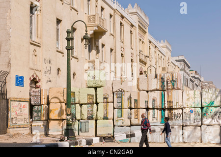 Cheikh Rihan Street's pro-révolutionnaire incroyable fresque sur un mur militaire est une extension supplémentaire de la rue du Caire, Egypte Banque D'Images