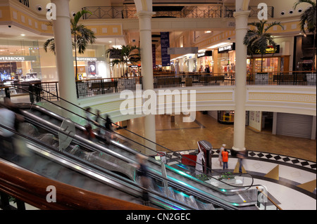 Boutiques Centre commercial Meadowhall, Sheffield, Royaume-Uni Banque D'Images