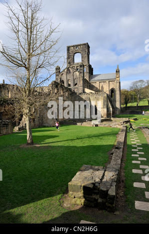 Kirkstall Abbey, ruines du monastère cistercien, Leeds, West Yorkshire Banque D'Images