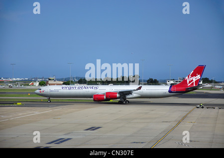 Airbus A340-600 Virgin Atlantic avion à Sydney Kingsford Smith (aéroport), Mascot, Sydney, New South Wales, Australia Banque D'Images