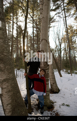 Portrait de père et fils par tree Banque D'Images