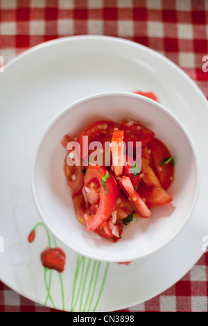 Salade de tomates fraîches Banque D'Images