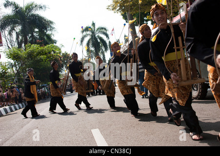 31 MARS 2012 Carnaval des arts culturels dans l'Ouest de Java en Indonésie 2012 Sukabumi Banque D'Images