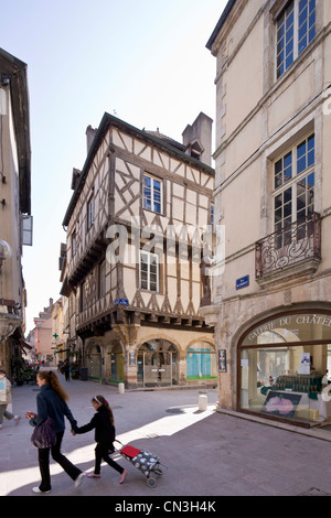 France, Saône et Loire, Chalon sur Saone, maison à colombages dans la Rue St Vincent Banque D'Images
