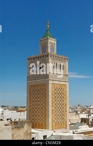 /Tunisie, Tunis, médina classée au Patrimoine Mondial de l'UNESCO, vue de la Zitouna Mosquy minaret de la médersa Slimanya toit plat Banque D'Images