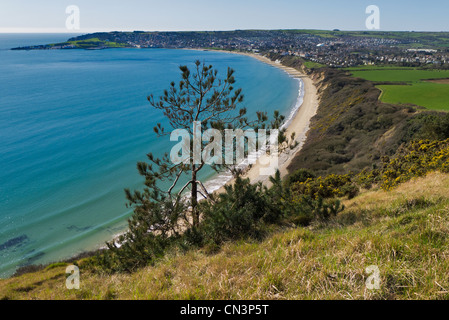 Avis de Swanage, Dorset, et sa baie prises de sentier du littoral juste au-delà de Ballard sur moyen de Studland. Banque D'Images