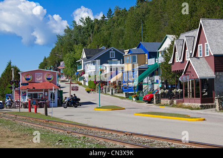 Le Canada, la province du Québec, région Montréal, St Lawrence River Road, La Malbaie Pointe-au-Pic, la rue du Quai, et ses restaurants Banque D'Images