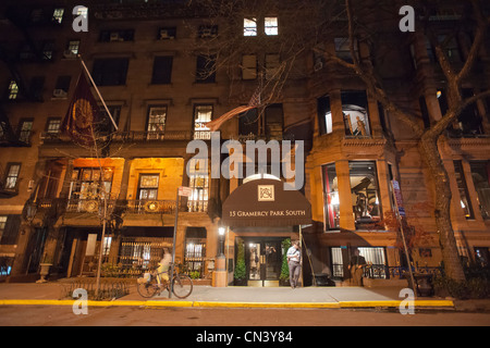 National Arts Club, centre, et le Club des joueurs, à gauche, dans le quartier de Gramercy Park à New York. (© Richard B. Levine) Banque D'Images