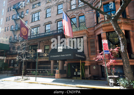 Le National Arts Club, centre, et le Club des joueurs, à gauche, dans le quartier de Gramercy Park à New York. (© Richard B. Levine) Banque D'Images