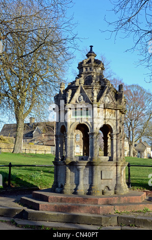 Fontaine à l'occasion de visite de la reine Victoria à Charlbury Banque D'Images