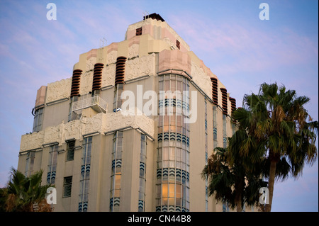 L'art déco de l'hôtel Sunset Tower sur le Sunset Strip à Los Angeles, CA Banque D'Images