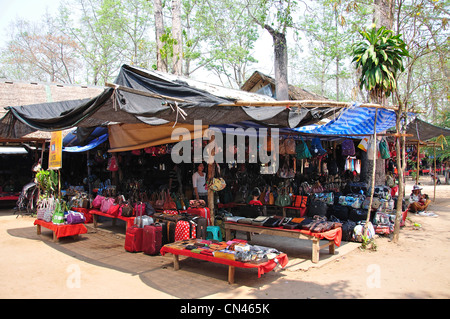 Marché touristique, Don Sae, Pak Tha Région, Bokèo Province, Laos Banque D'Images