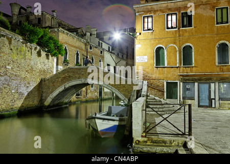 Italie, Vénétie, Venise, classé au Patrimoine Mondial de l'UNESCO, quartier de Cannaregio, dans la nuit Banque D'Images