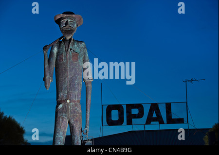 L'Australie, l'Australie du Sud, Coober Pedy, sculptur d'un mineur de l'opale, symbole de la ville Banque D'Images