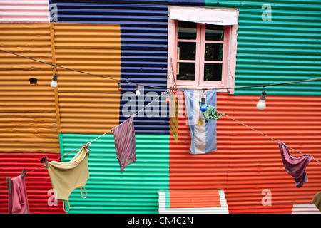 L'ARGENTINE, Buenos Aires, La Boca, quartier façade colorée sur Magallanes Street près de Caminito srteet Banque D'Images