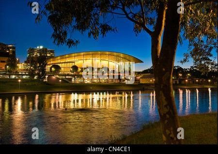 L'Australie, l'Australie du Sud, Adélaïde, rivière Torrens, Elder Park, Centre de congrès d'Adelaide Banque D'Images